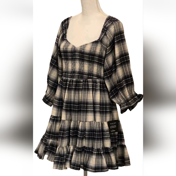 Lulu's No One Cuter Navy & White Plaid Puffed Sleeve Tiered Mini Dress M Western - Picture 7 of 11